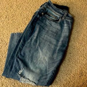 Judy Blues - distressed capri